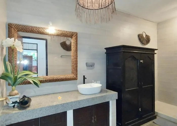 Monti - Legian - - Lovely 2 Bedroom - Great Location ! *
